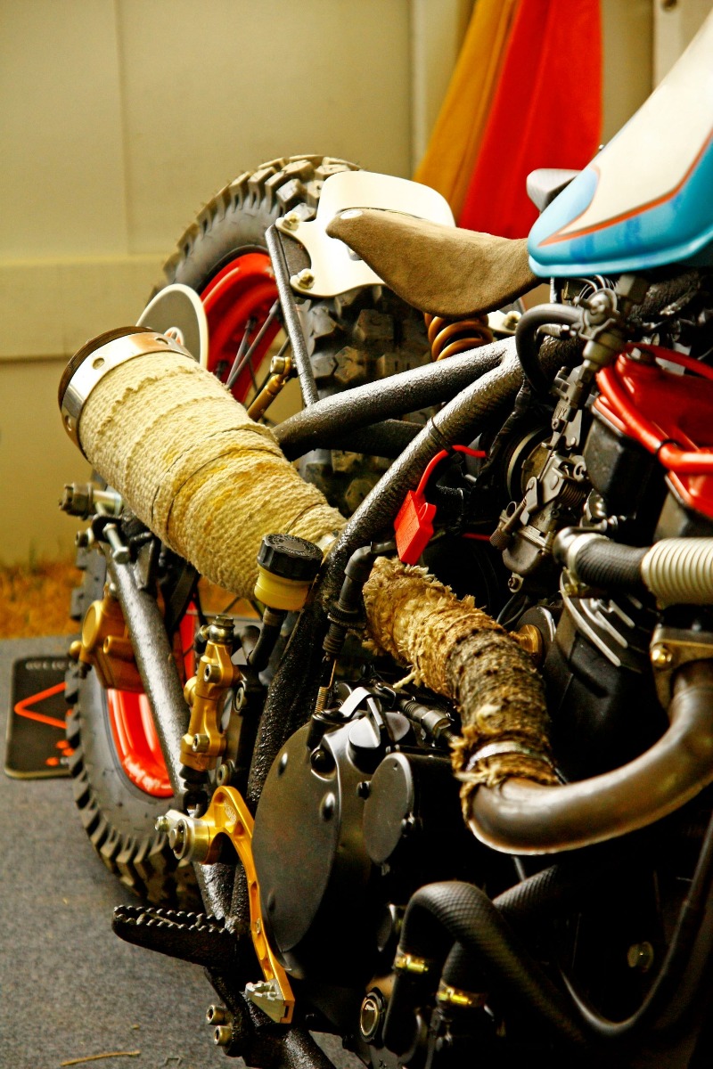 Hittebestendige isolatieband voor motoruitlaat